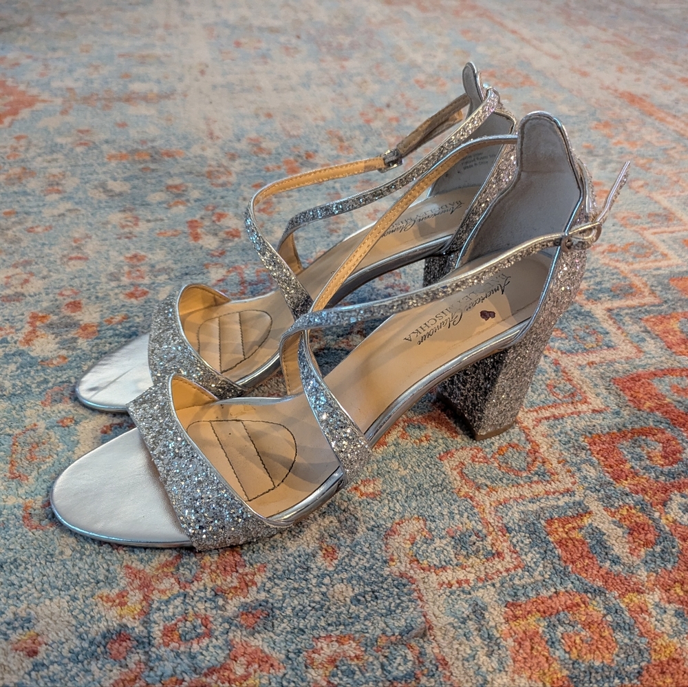 American Glamour Badgley Mischka Women's 11 Silver Glitter Heeled Sandal Formal